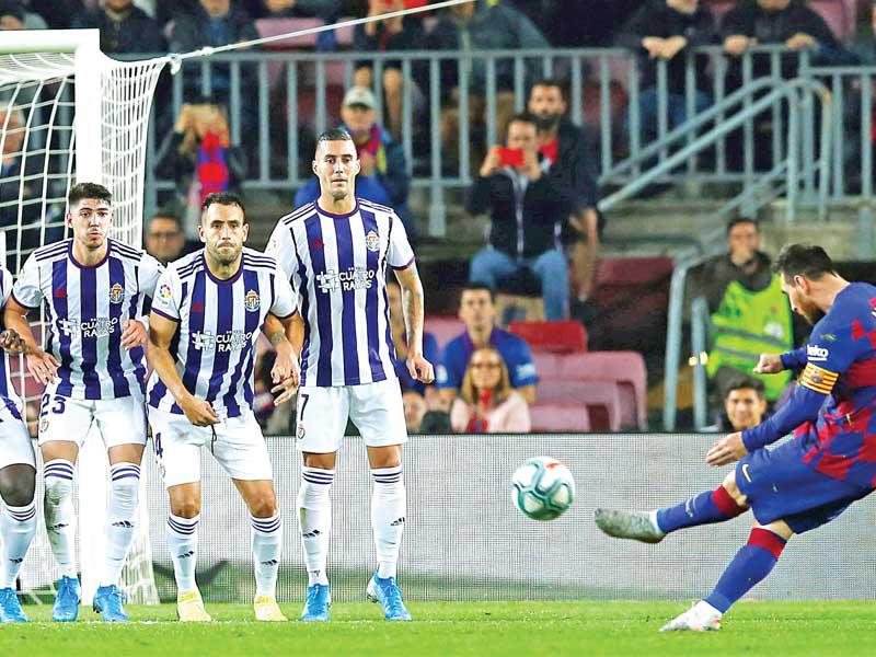 ميسي نجم برشلونة يحرز الهدف الثالث في مرمى بلد الوليد