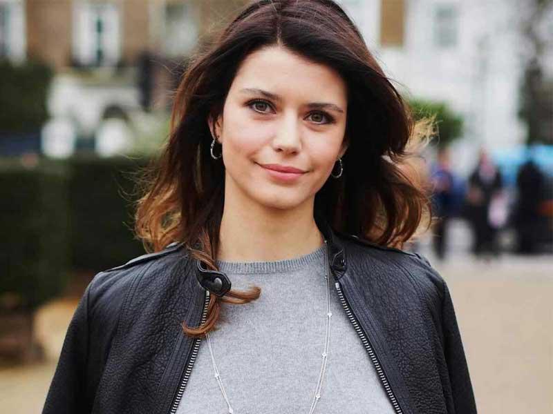 النجمة التركية ​بيرين سات