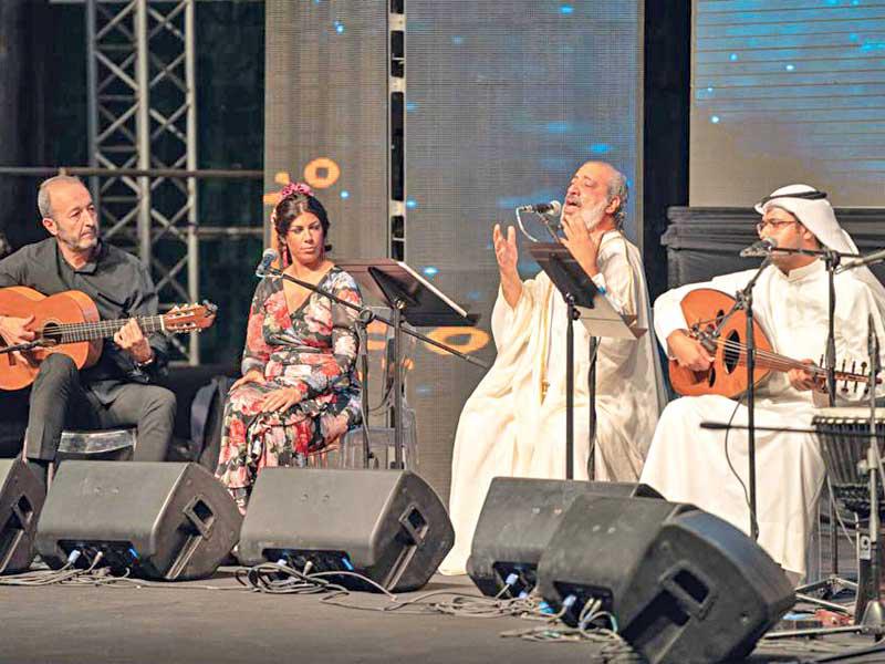 التوني والمسباح وجان وماريانو خلال العزف في حديقة الشهيد