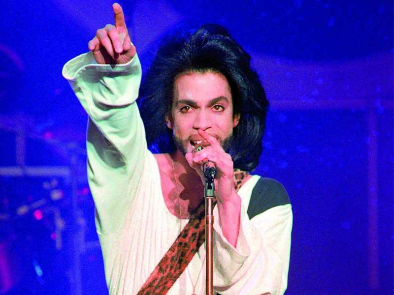  الموسيقى العبقري برينس