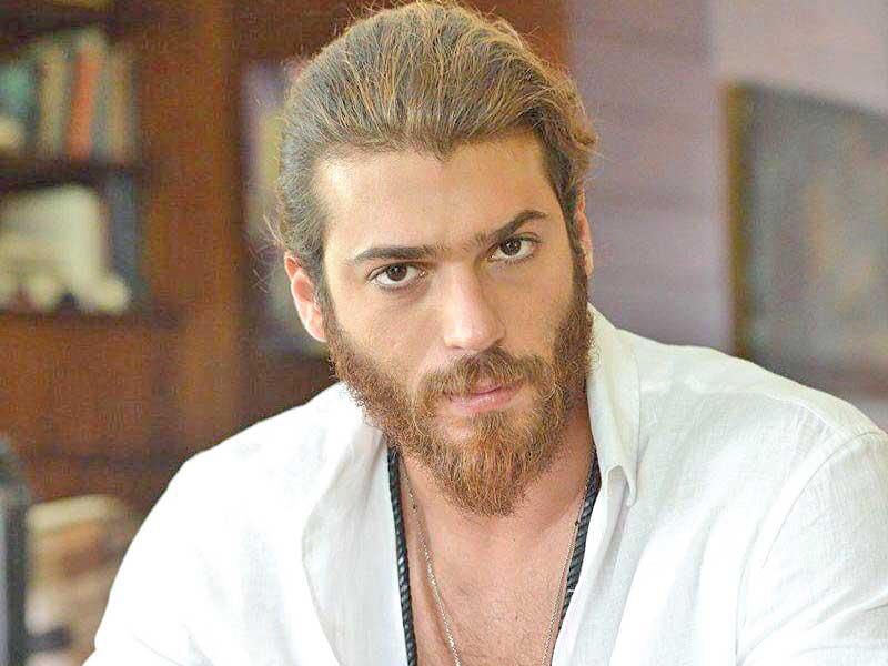 الممثل التركي جان يامان