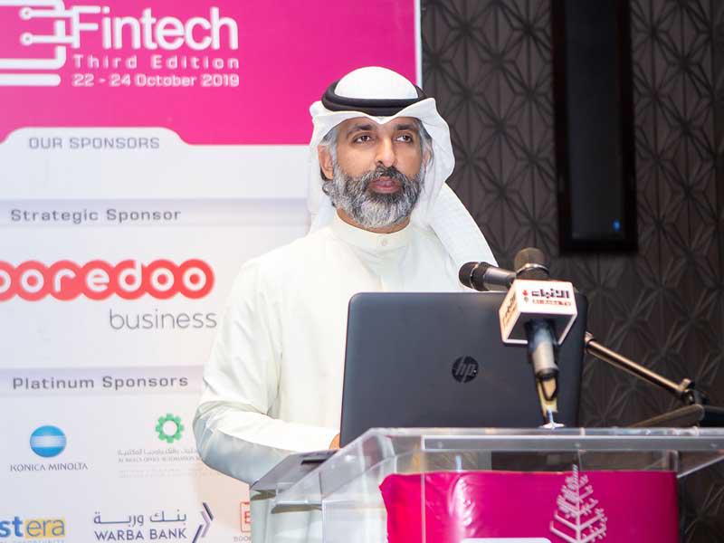 عثمان توفيقي متحدثاً خلال المؤتمر