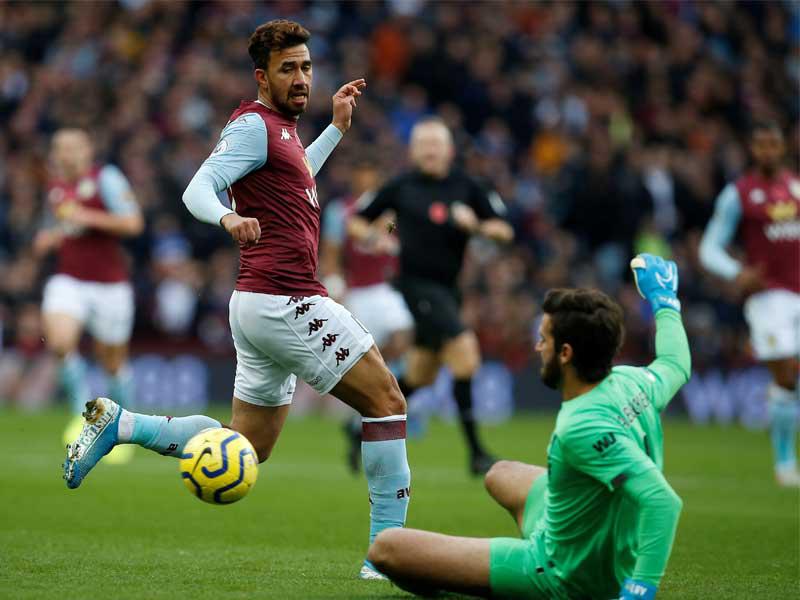 محمود حسن تريزيغيه  جناح الفريق الأول لكرة القدم بنادي أستون فيلا الإنكليزي