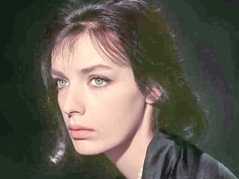 المغنية والممثلة الفرنسية السويسرية ماري لافوريه