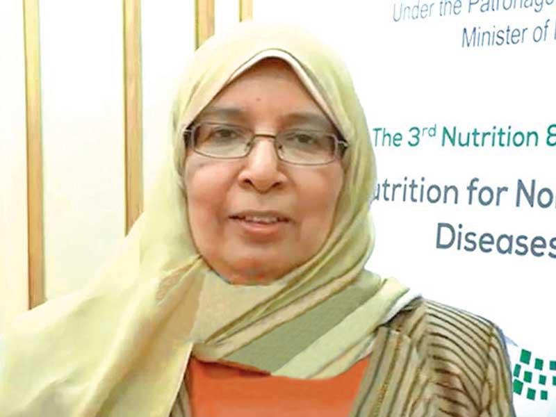 د. نوال القعود مديرة إدارة التغذية والإطعام في وزارة الصحة