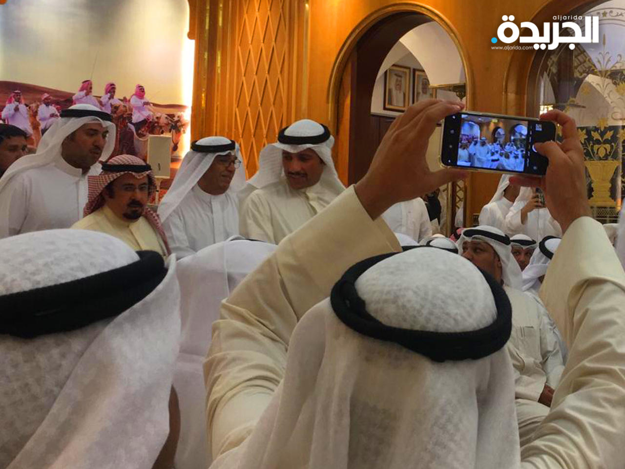 الغانم خلال الندوة في ديوان الغنام