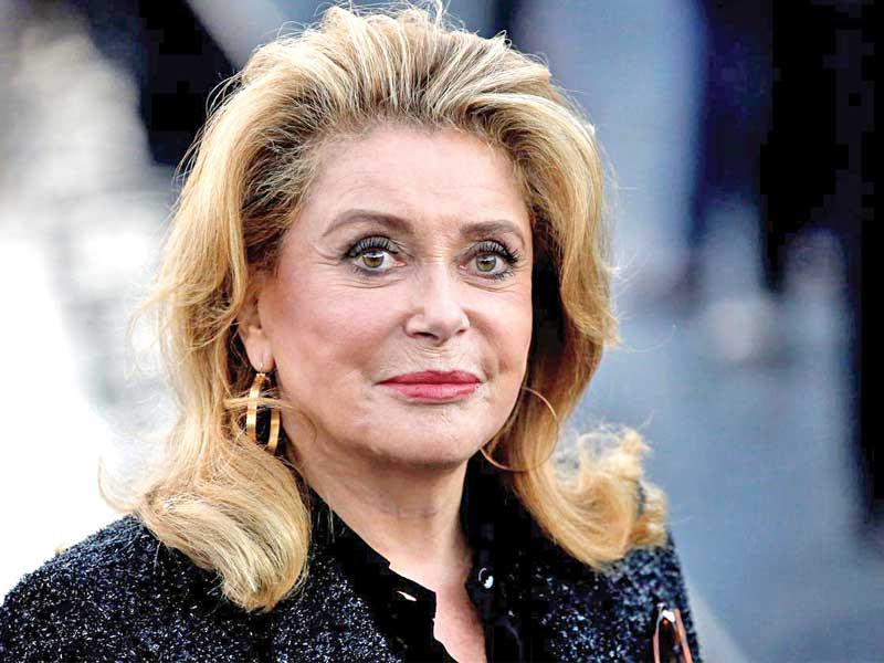 الممثلة الفرنسية كاترين دونوف 