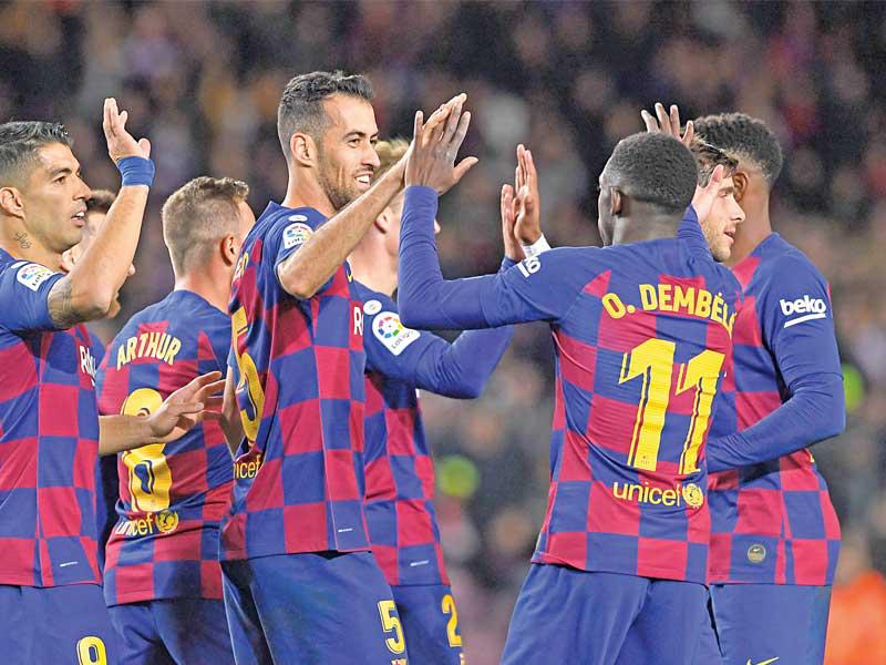 فرحة لاعبي برشلونة بهدف بوسكيتس