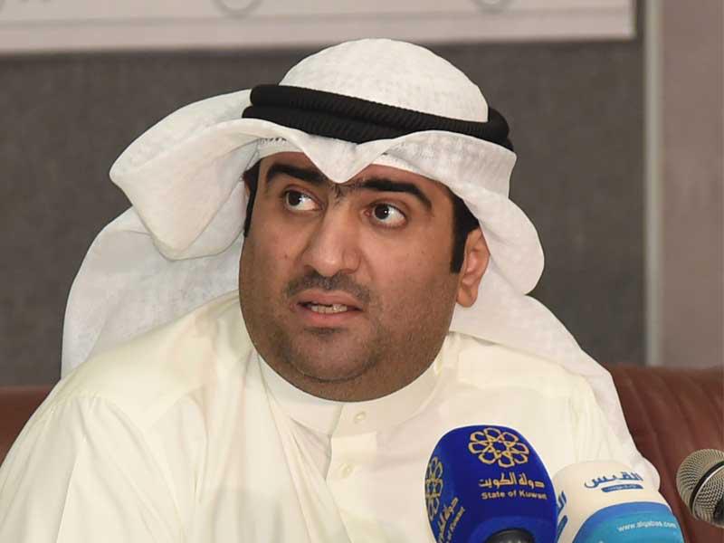 وزير التجارة والصناعة وزير الدولة لشؤون الخدمات خالد الروضان