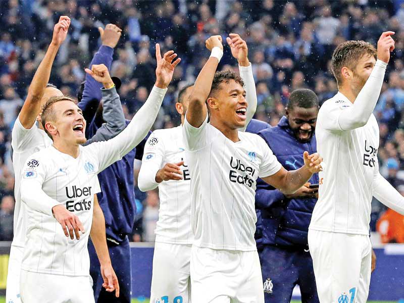 فرحة لاعبي مرسيليا بالفوز