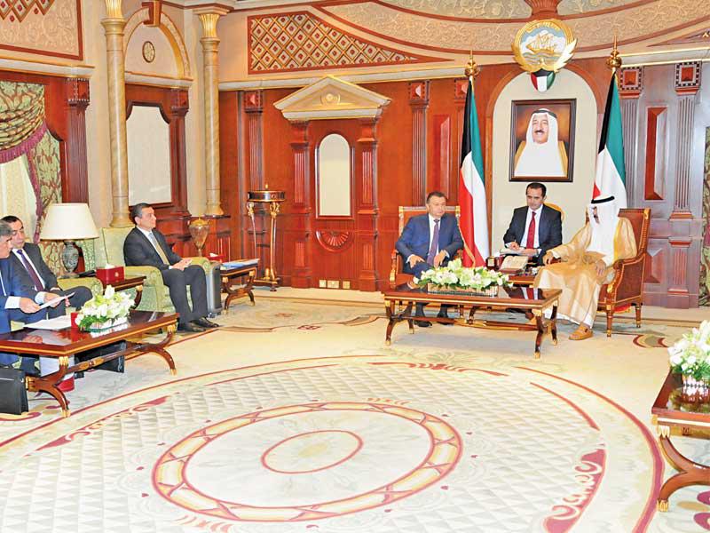 ولي العهد مستقبلا رئيس وزراء طاجيكستان والوفد المرافق أمس