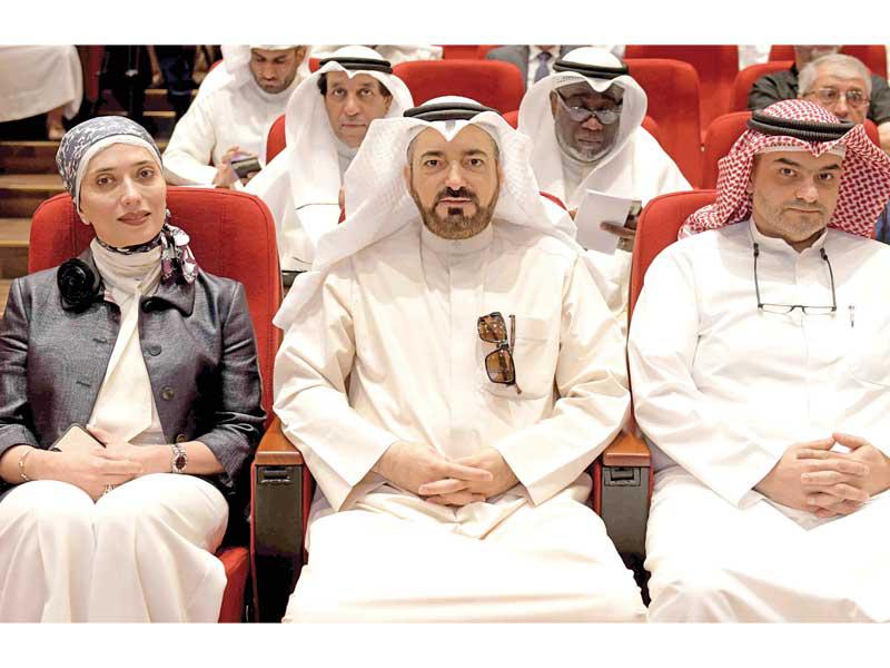 هدى البقشي وخالد خاطر ومحمد المطيري خلال اللقاءn