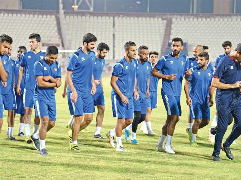 جانب من تدريبات المنتخب الكويتي لكرة القدم