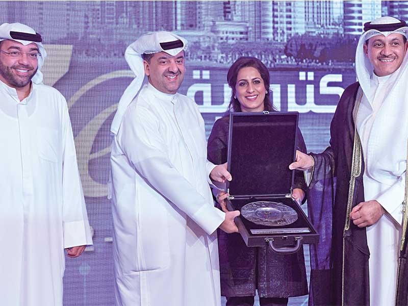 الأذينة مُكرماً الخشتي على رعاية «زين» بحضور المرزوق والودعاني 