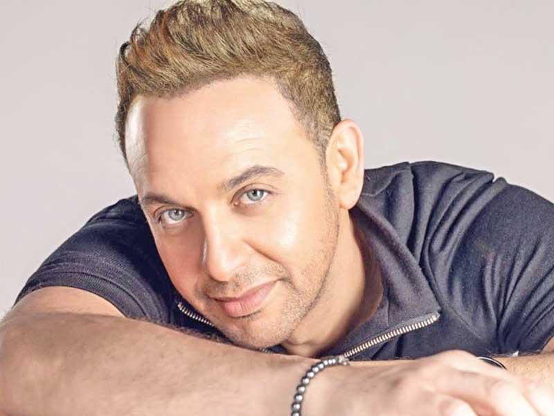 النجم مصطفى قمر