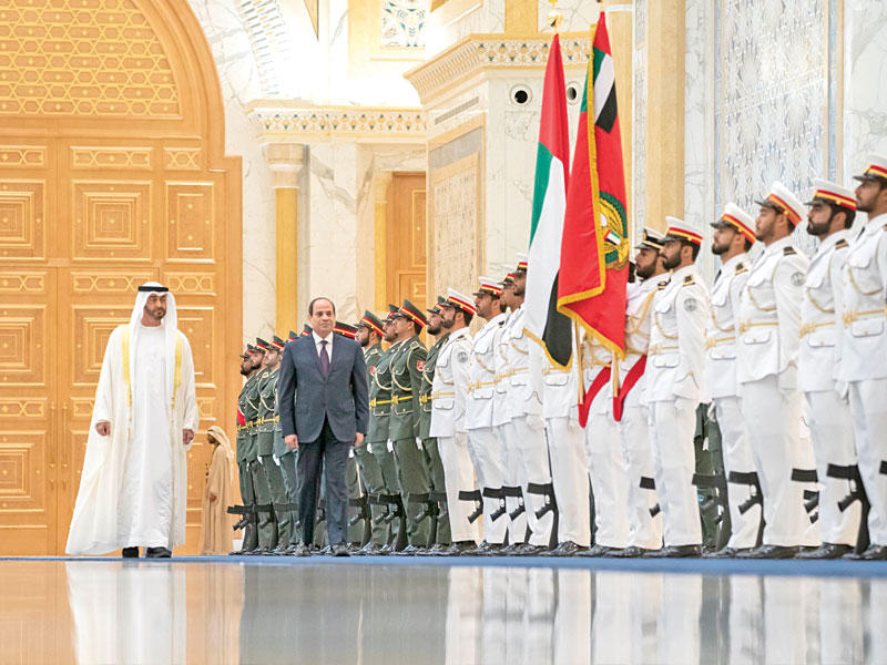 بن زايد مستقبلاً السيسي أمس في أبوظبي