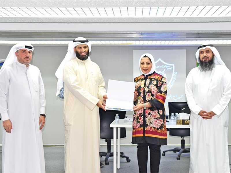 تكريم د. ريم العسعوسي من فريق المبادرة