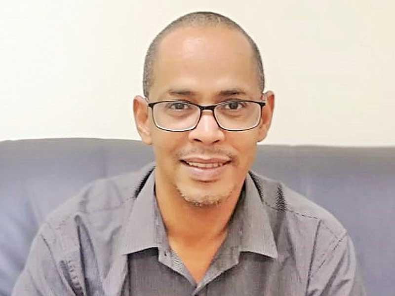 الأديب السوداني عماد البليك