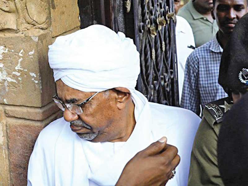 أنصار للبشير يتظاهرون ضد محاكمته دولياً