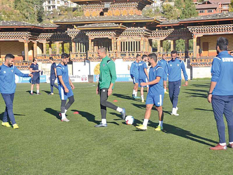 جانب من تدريبات المنتخب الكويتي لكرة القدم