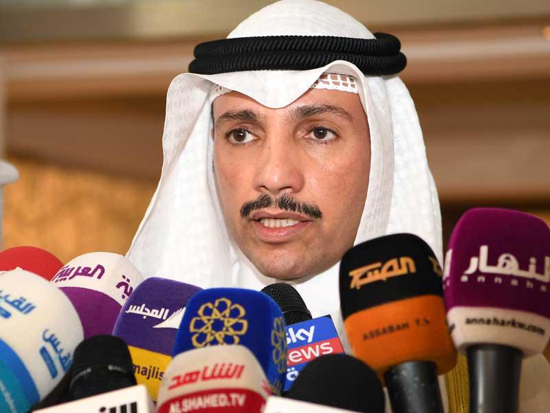 الغانم متحدثاً إلى الصحافيين أمس     (تصوير عبدالله الخلف)