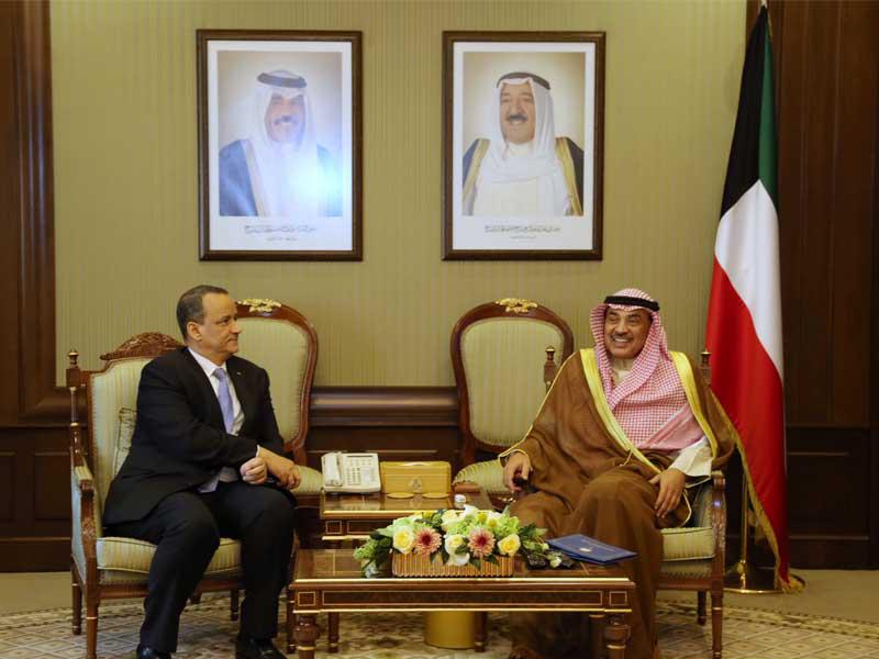 وزير الخارجية مستقبلاً نظيره الموريتاني