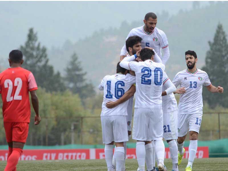 فرحة لاعبي المنتخب الوطني بعد الفوز على نيبال