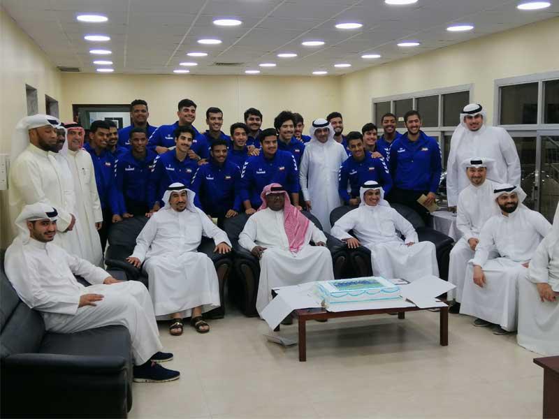 مجلس إدارة اتحاد اليد ولاعبو منتخب الناشئين