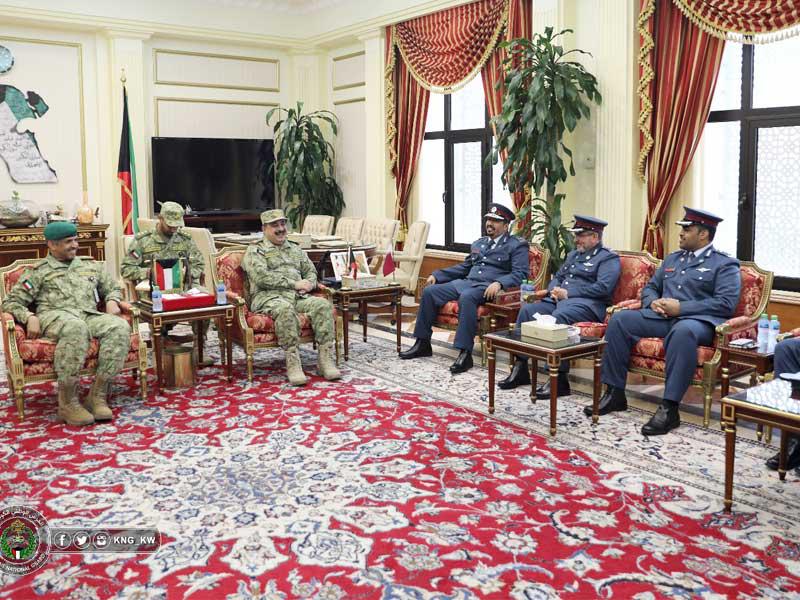 وكيل الحرس الوطني مستقبلاً وفد «قوة لخويا»