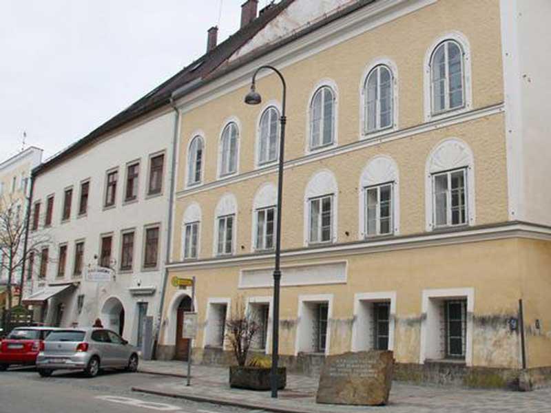 منزل هتلر يتحول إلى مركز للشرطة 