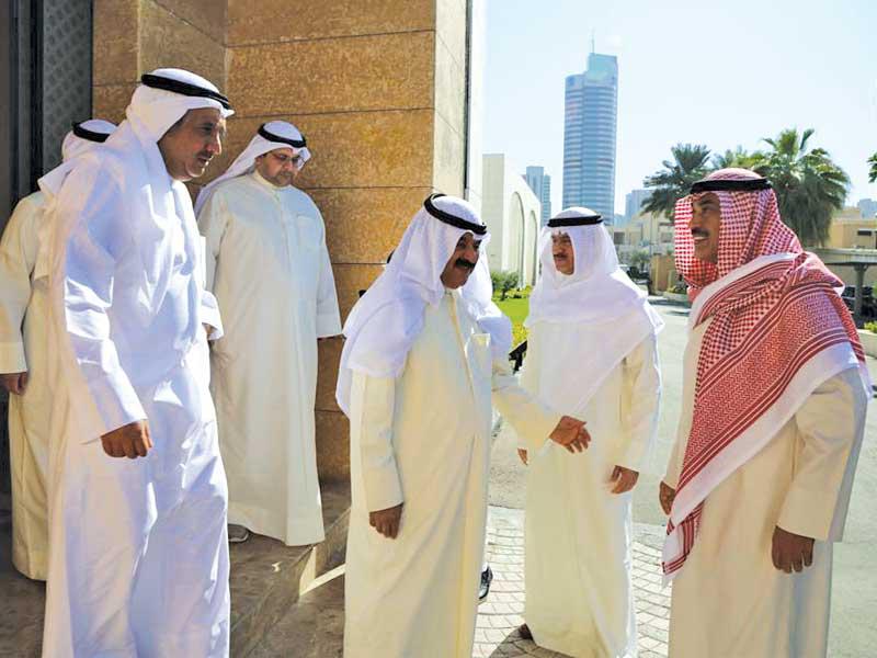 الخالد مودعاً قيادات «الخارجية» أمس ويبدو الجارالله