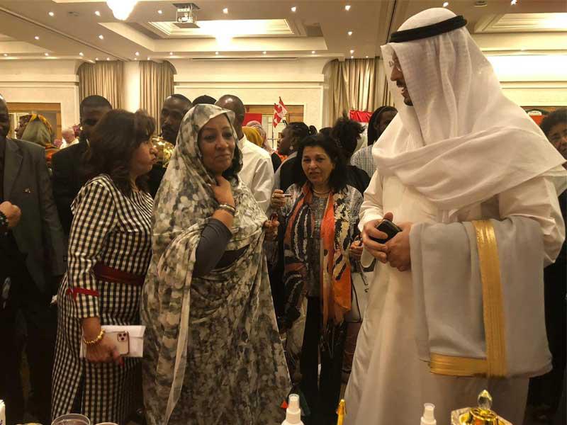 حرم رئيس الوزراء السوداني تتفقد الجناح الكويتي