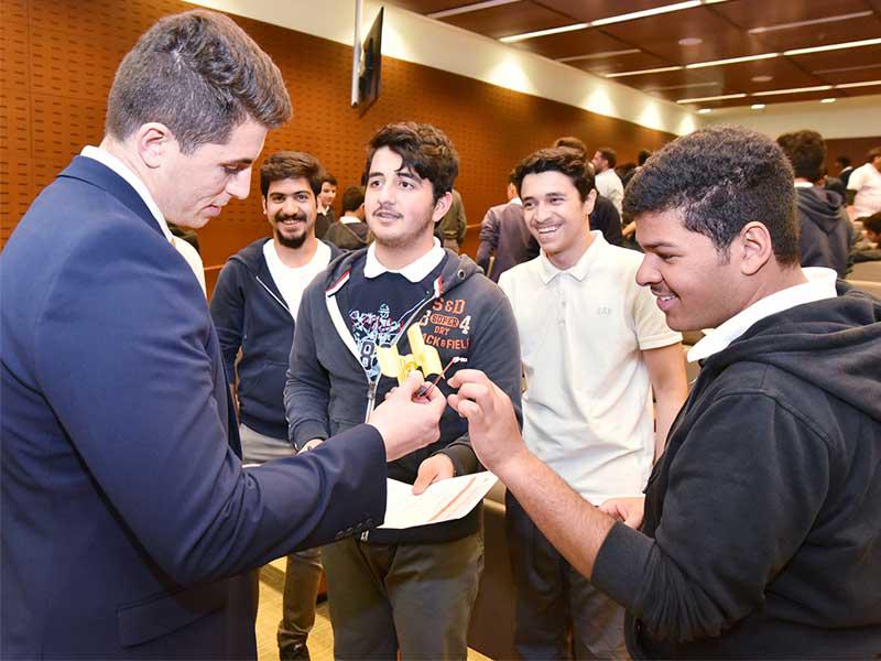  جانب من الورشة