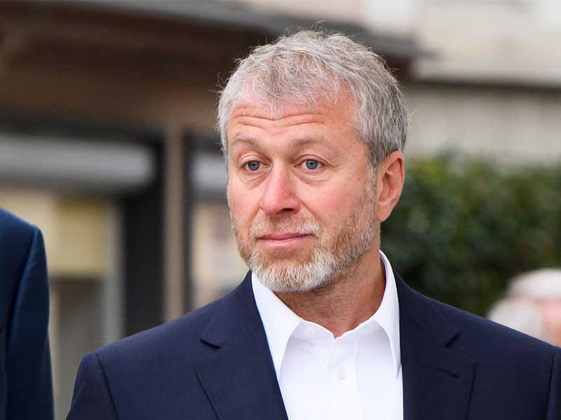 بروس باك رئيس مجلس الإدارة نادي تشلسي الإنكليزي لكرة القدم