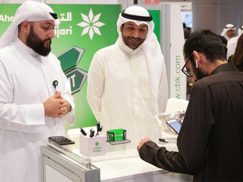 مشاركة التجاري في المعرض