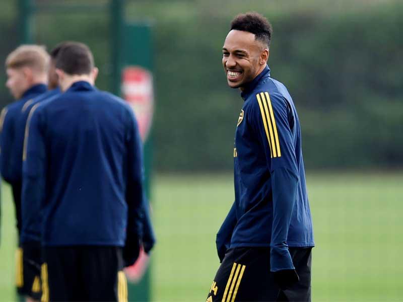 إيميريك أوباميانغ مهاجم فريق أرسنال الإنكليزي