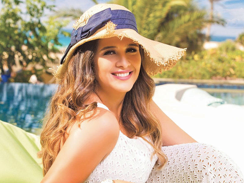 الفنانة ياسمين عبدالعزيز 