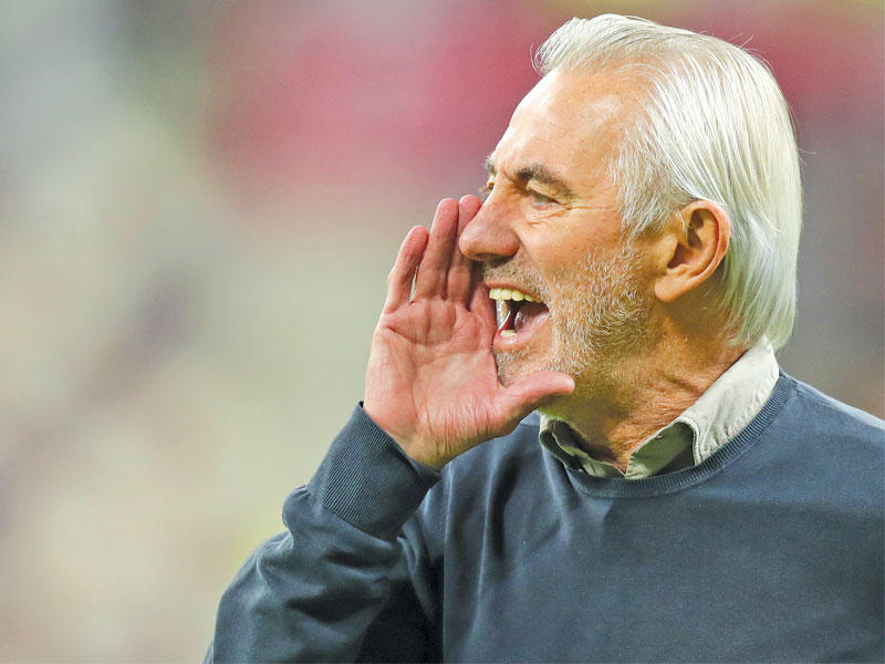 بيرت فان مارفيك المدير الفني للمنتخب الإماراتي لكرة القدم