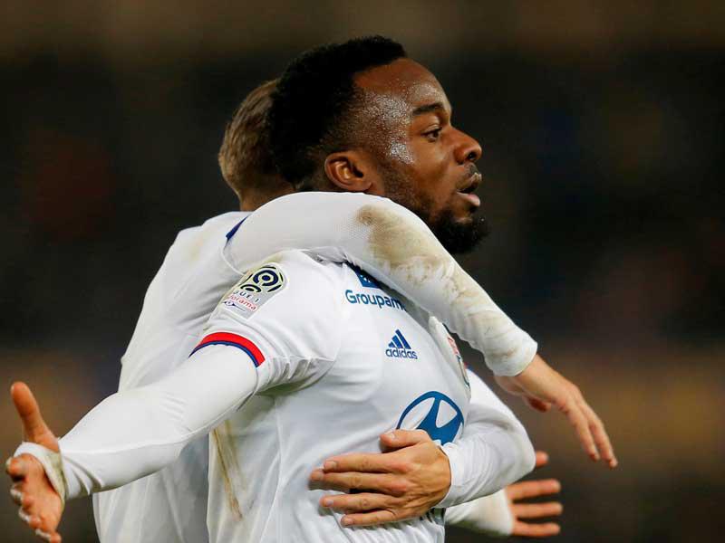 كورنيت يحتفل بهدفه