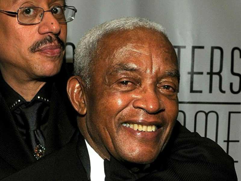 المغني والمؤلف الموسيقي الأميركي إيرفينغ بورغي