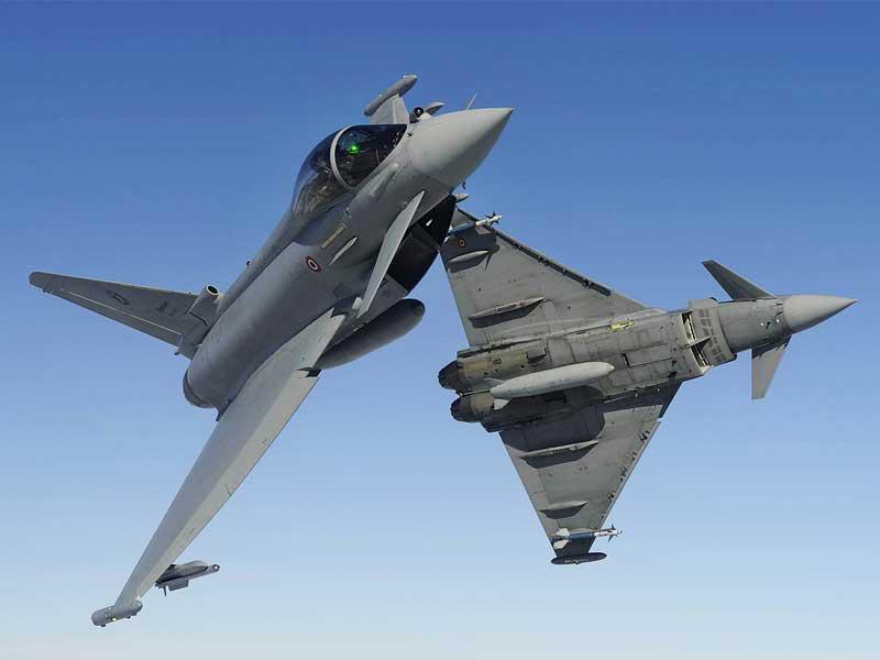 طائرات عسكرية تهز لندن