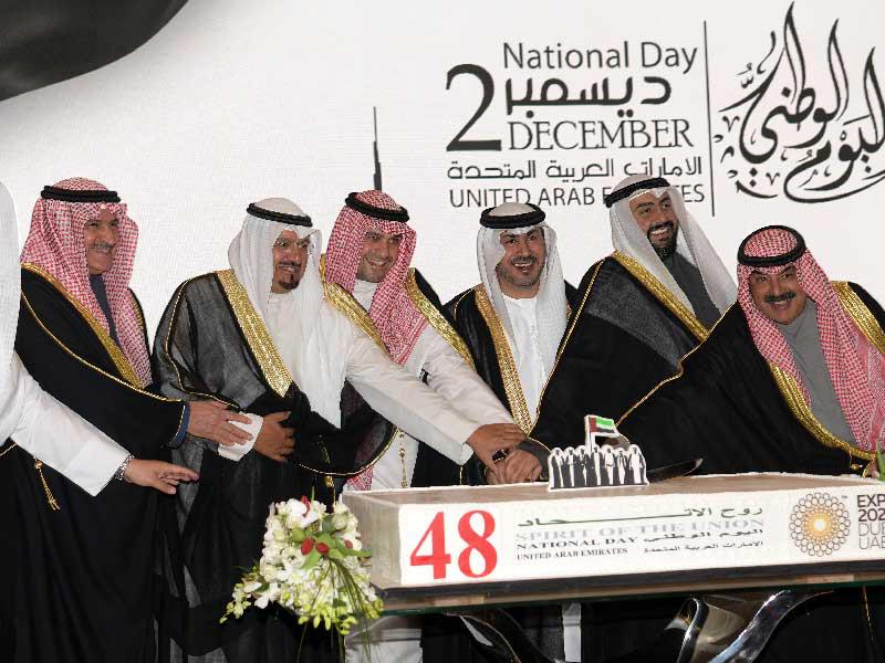 الوزيران الصالح وباسل الصباح والجارالله يتوسطون سفراء دول مجلس التعاون خلال المناسبة