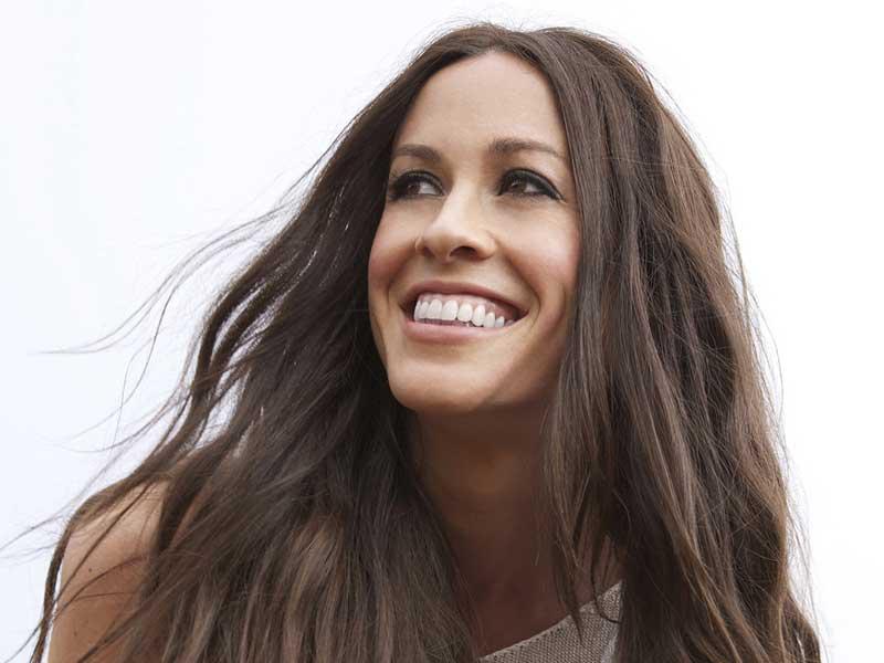 المغنية الكندية ألانيس موريسيت