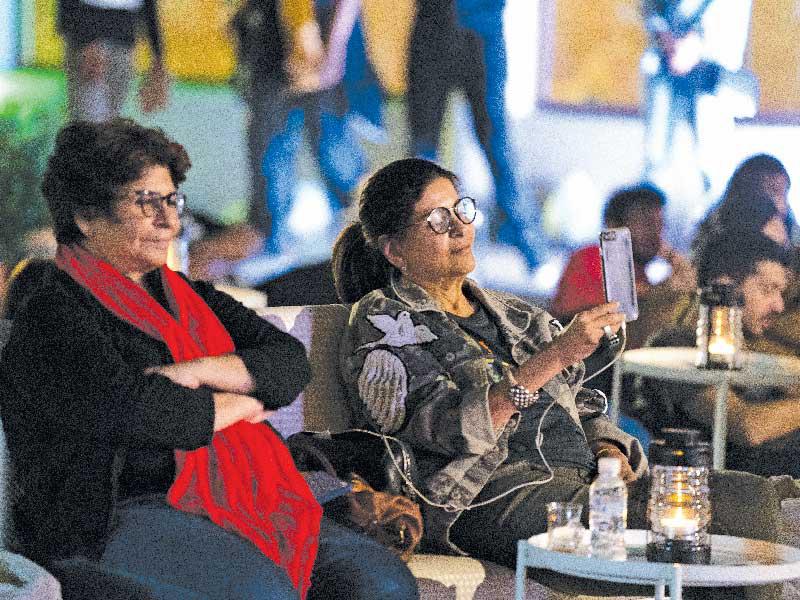 السقاف وليلى خلال متابعة فعاليات المهرجانn