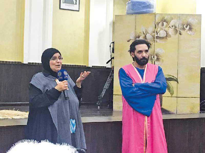 السنعوسي خلال المحاضرة 