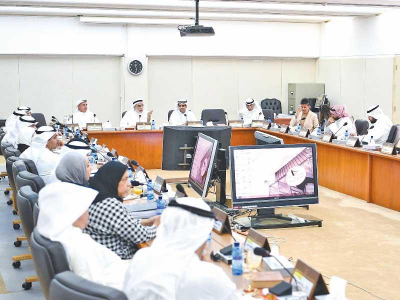 «الميزانيات» في اجتماع سابقn