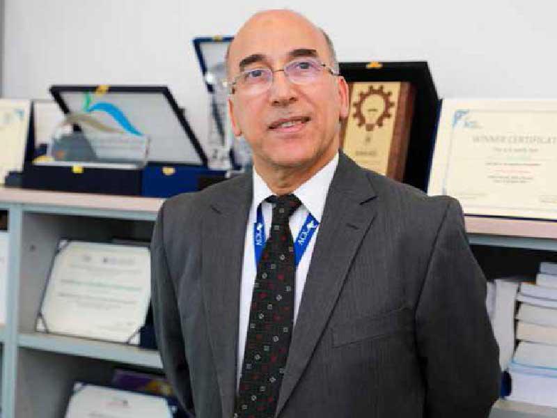 د. محمد عبدالنبي عميد كلية الهندسة في الكلية الأسترالية بالكويت  