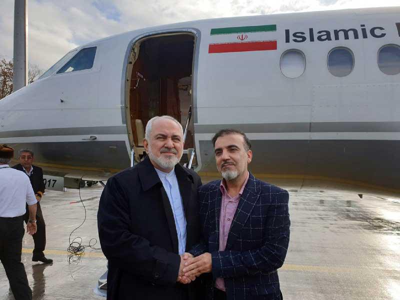 ظريف وسليماني في مطار بسويسرا أمس (أي بي أيه)