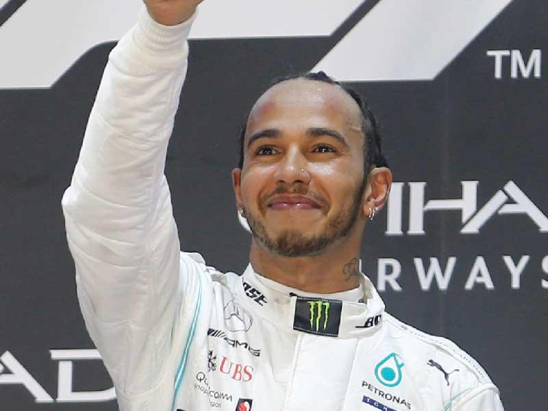 سائق فريق مرسيدس البريطاني لويس هاميلتون