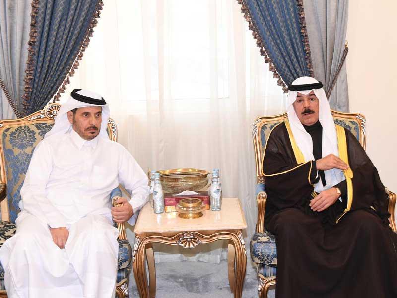 ممثل الأمير خلال تقديم العزاء أمس الأول